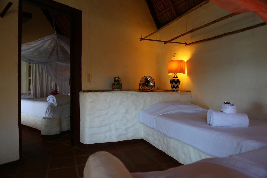 Hotel Bahia De La Luna Arroyo Cruz Eksteriør bilde